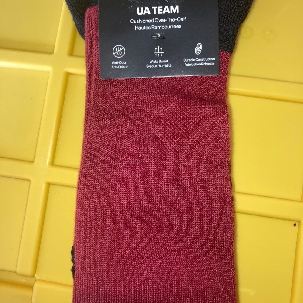 UA over the calf Mens (13-16) sock